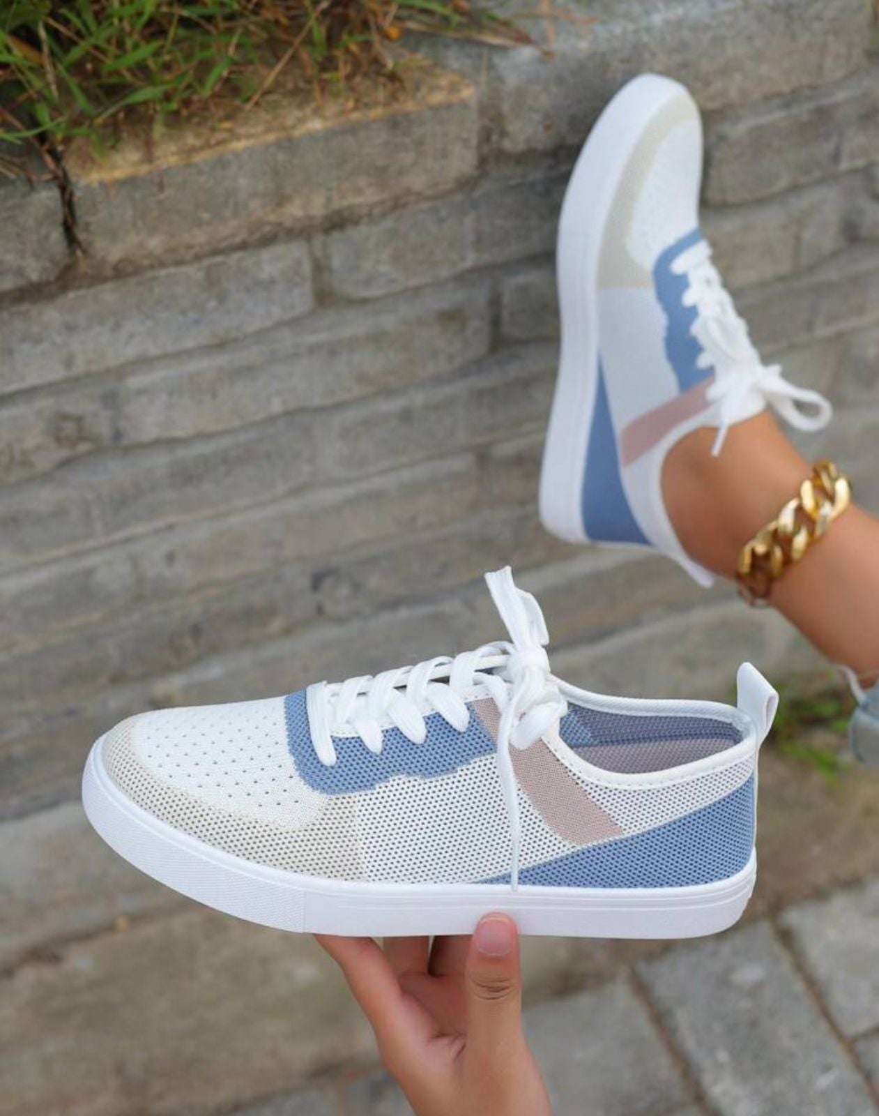 Sneaker