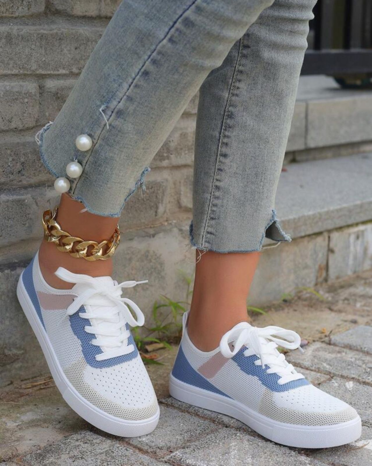 Sneaker