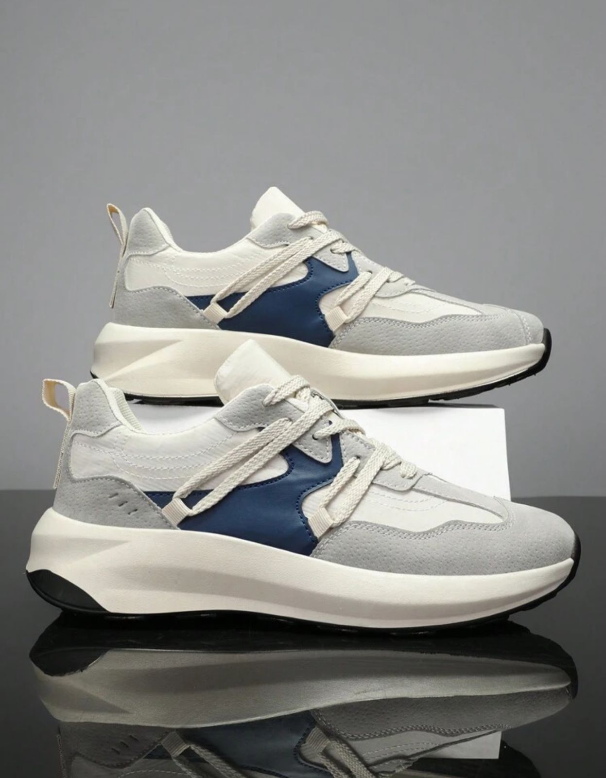 Sneaker